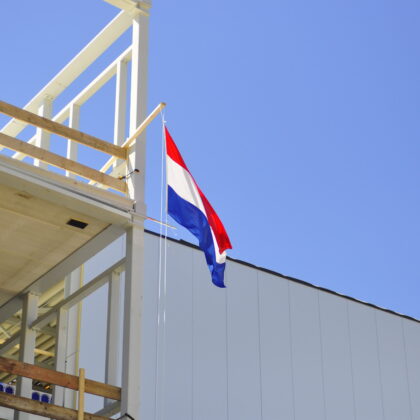 Vlag in top bij BREEAM Excellent warehouse in Beuningen